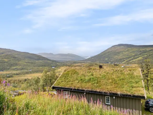 Dette området er et ettertraktet fritidsområde, omgitt av storslått natur og med umiddelbar nærhet til et bredt spekter av friluftsaktiviteter