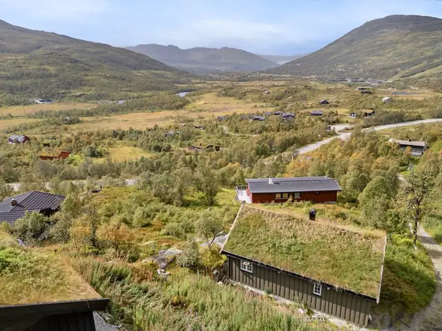 Området er lett tilgjengelig hele året via helårsåpen riksvei, noe som sikrer enkel adkomst uansett sesong